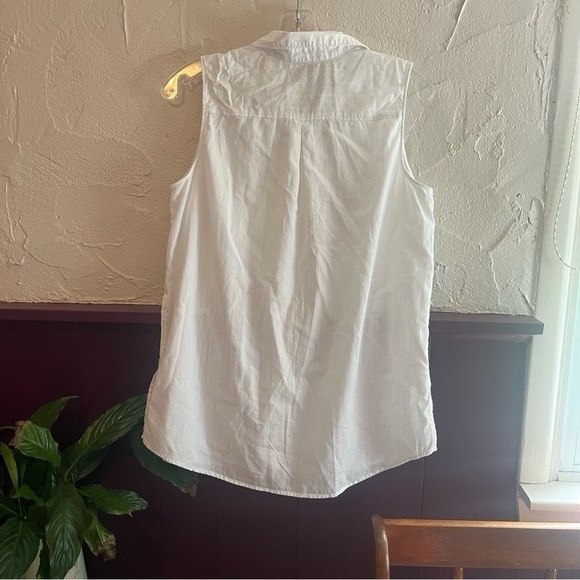 Levis White Sleeveless Blouse Size Medium - Picture 2 of 6